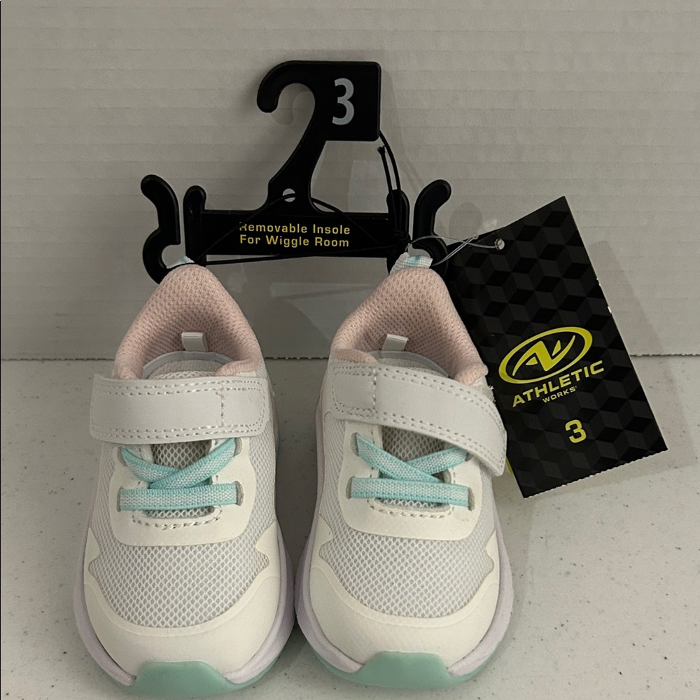 Athletic Works girls size 3 Toddler Sneakers in White and Mint